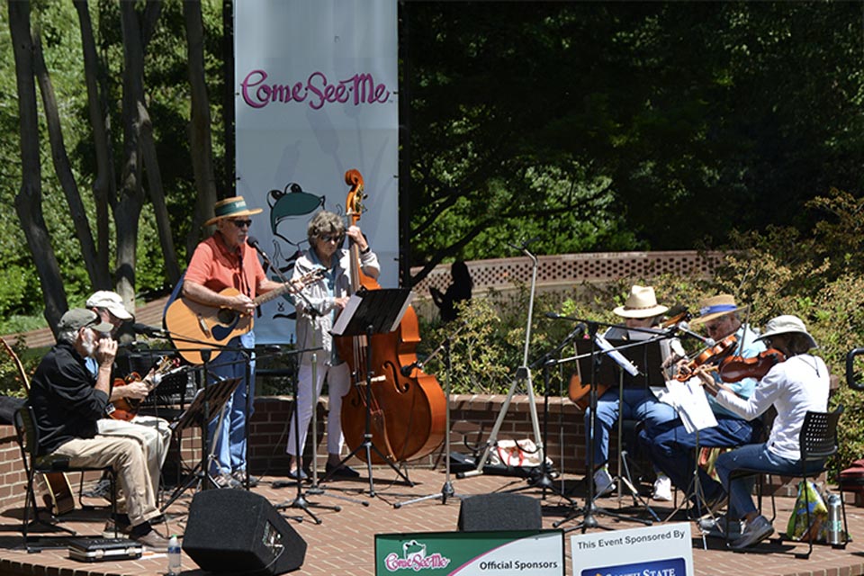 Glencairn-Garden-Entertainment-2 Glencairn-Garden-Entertainment-2